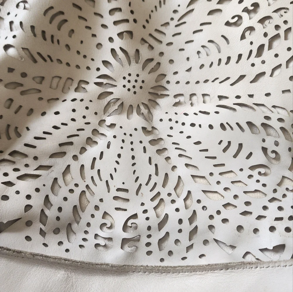 The Sak Huntley Leather Laser Cut Cream Xl Tote Bag - Picture 9 of 11